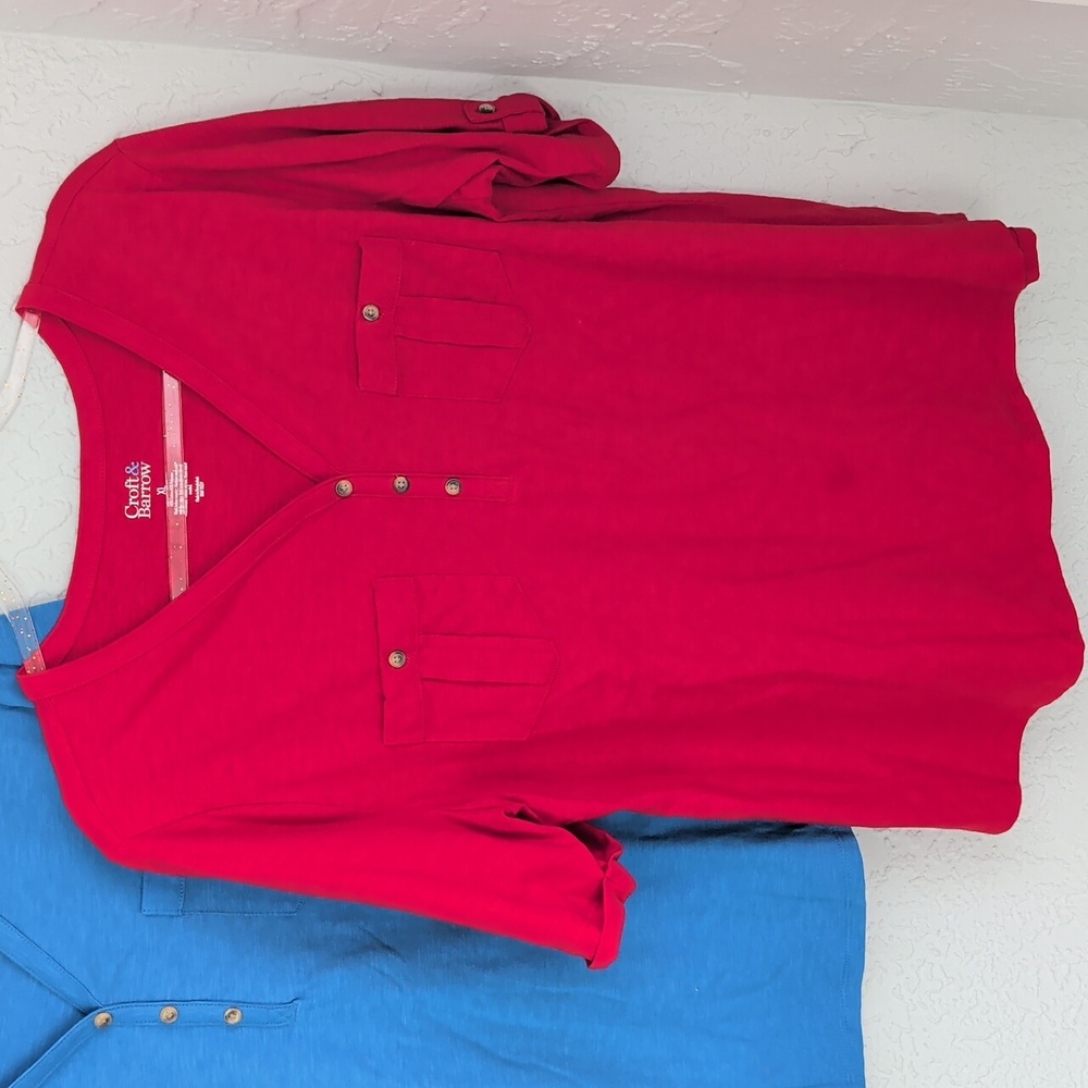 Pair of Croft & Barrow Casual Ladies V neck cuffed sleeve shirts | Size XL - Picture 6 of 8
